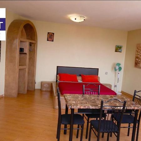 Midi Minuit Hotel Antananarivo Kültér fotó